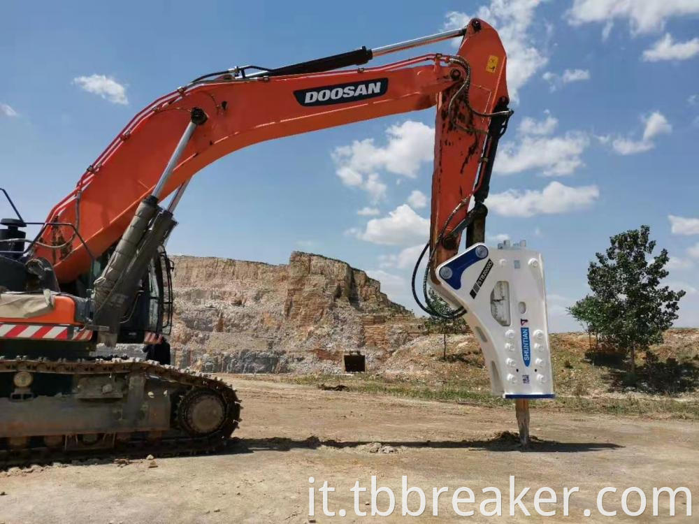 Excavator Breaker Working5